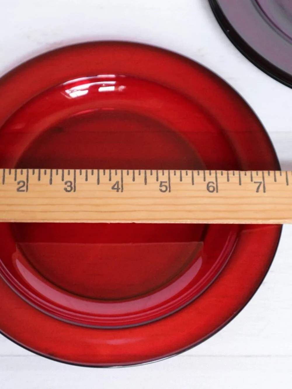 Arcoroc France Classique Ruby Salad / Dessert Plates Set of 4 Red Glass (7.5